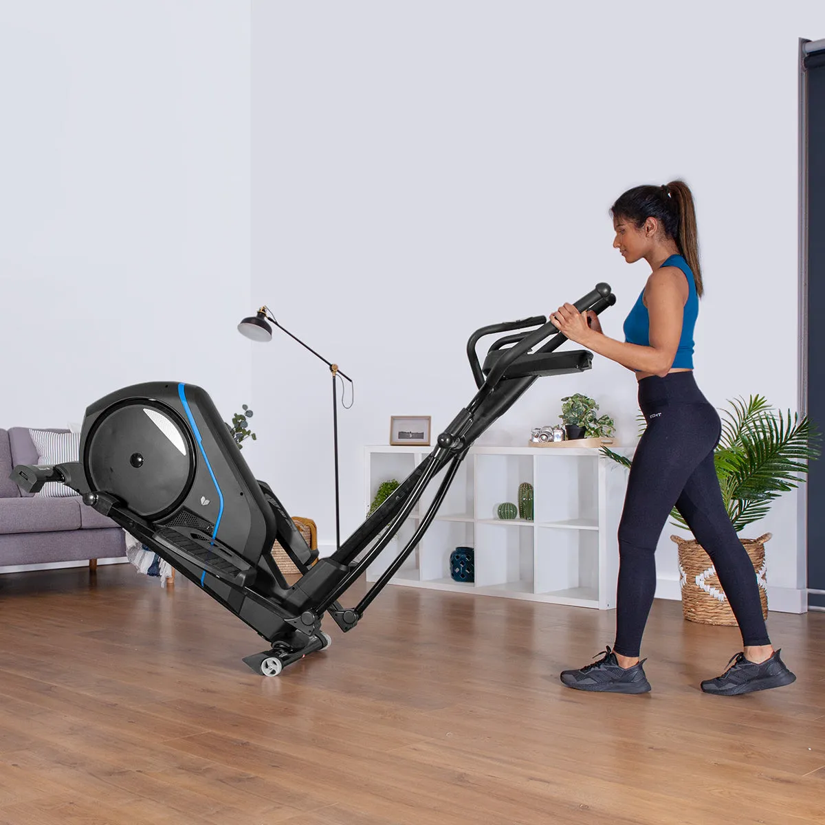 16 Resistance Levels Cross Trainer with Pulse Sensors