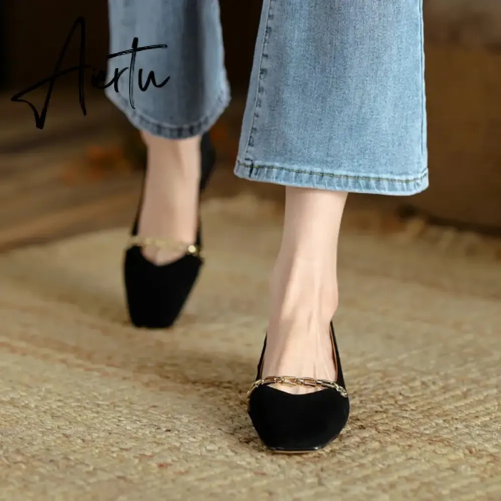 Aiertu Spring/Autumn Women Pumps Sheep Suede Leather Shoes for Women Square Toe Chunky Heel Women Shoes Chain Office Ladies High Heels