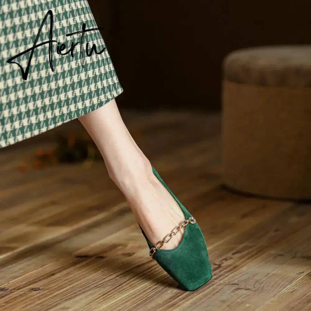 Aiertu Spring/Autumn Women Pumps Sheep Suede Leather Shoes for Women Square Toe Chunky Heel Women Shoes Chain Office Ladies High Heels