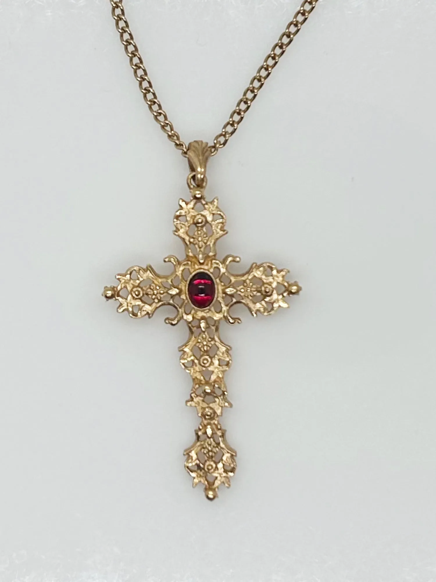 Avon Vintage Red Abbey Cross Red Pendant Necklace (1975)