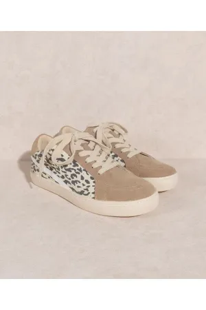 Jordan Low Top Sneakers in Leo