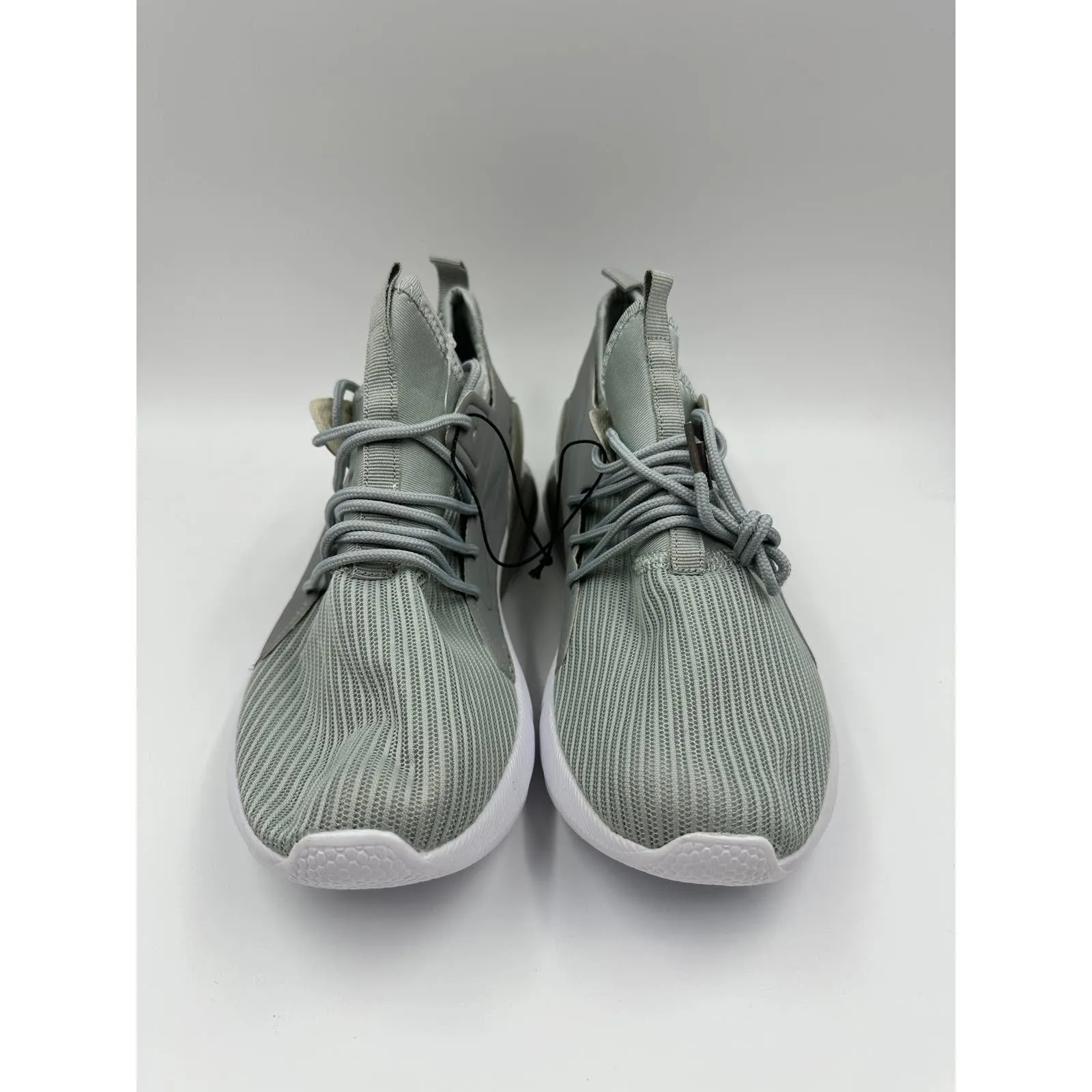 Men's Size 8.5, Gray and Aqua Sneaker w/ Ultra Supportive Heel Design