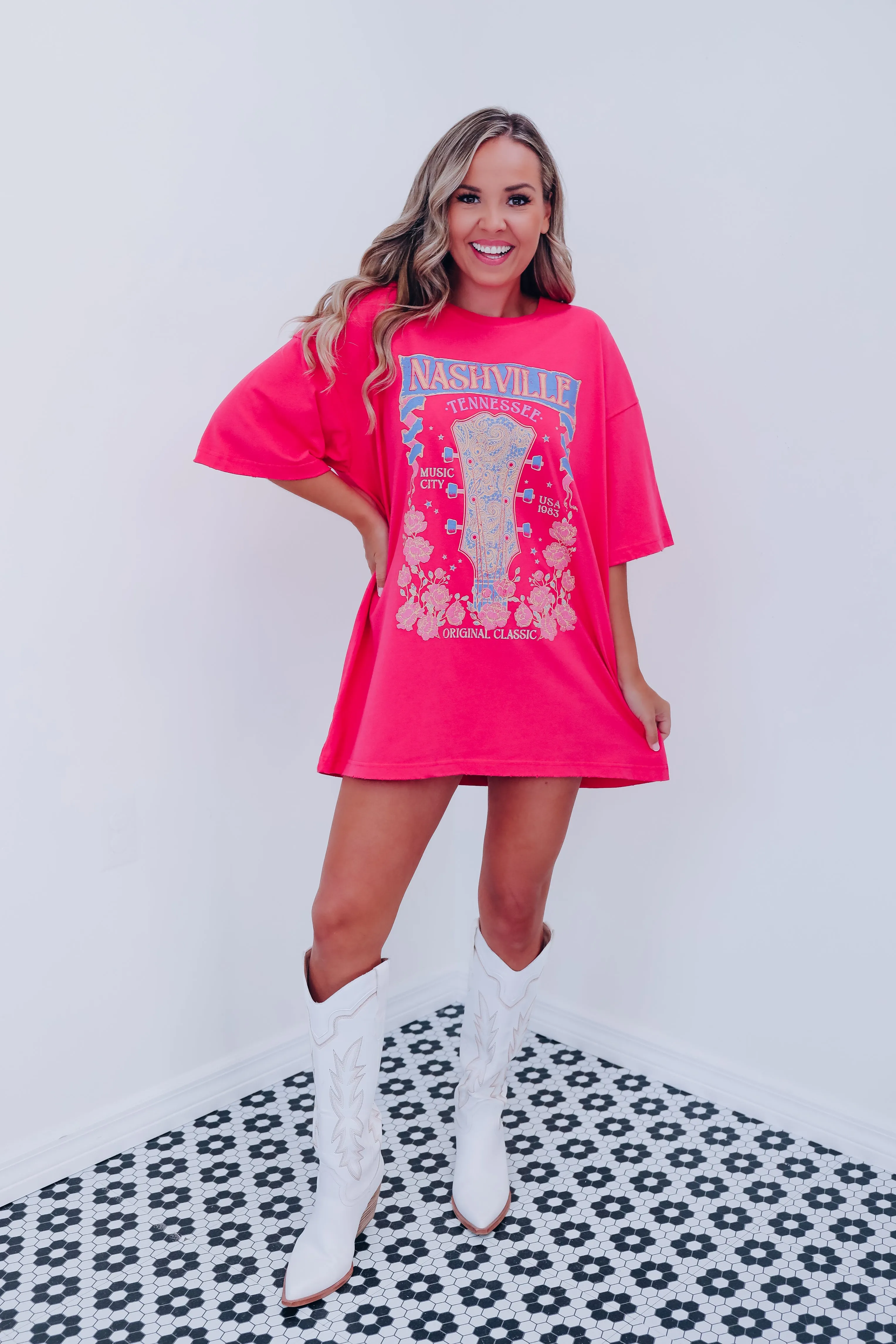 Original Classic Nashville Graphic Tee - Pink