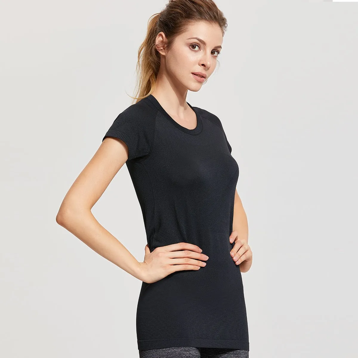 Quick Dry Breathable Seamless Black Workout Tee