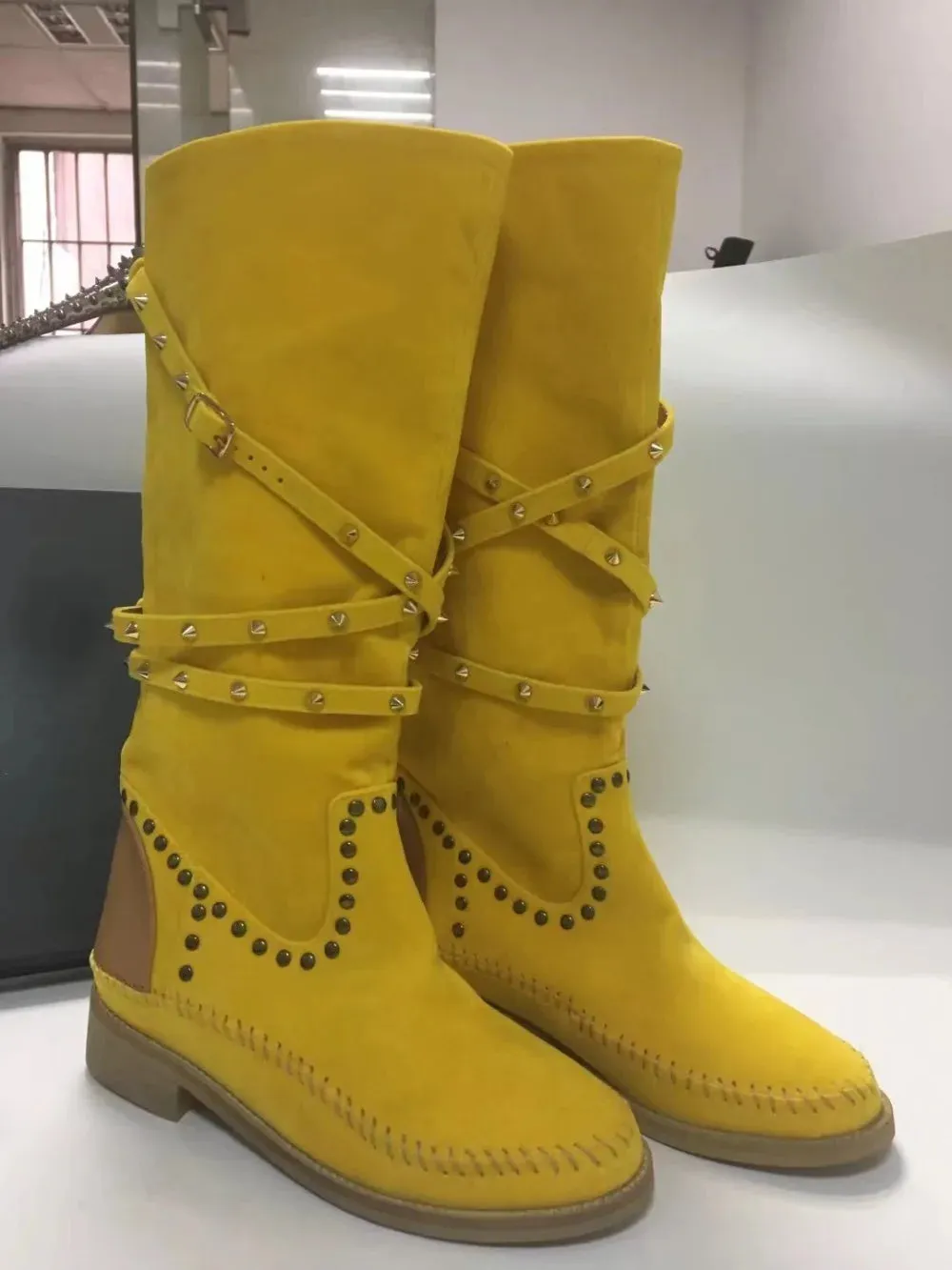 TAVIMART  -  Factory Ladies Rivets Studded Belt Fasten Flat Knee Boots Yellow white Suede Round Toe Woman Autumn Roman Botas Shoes